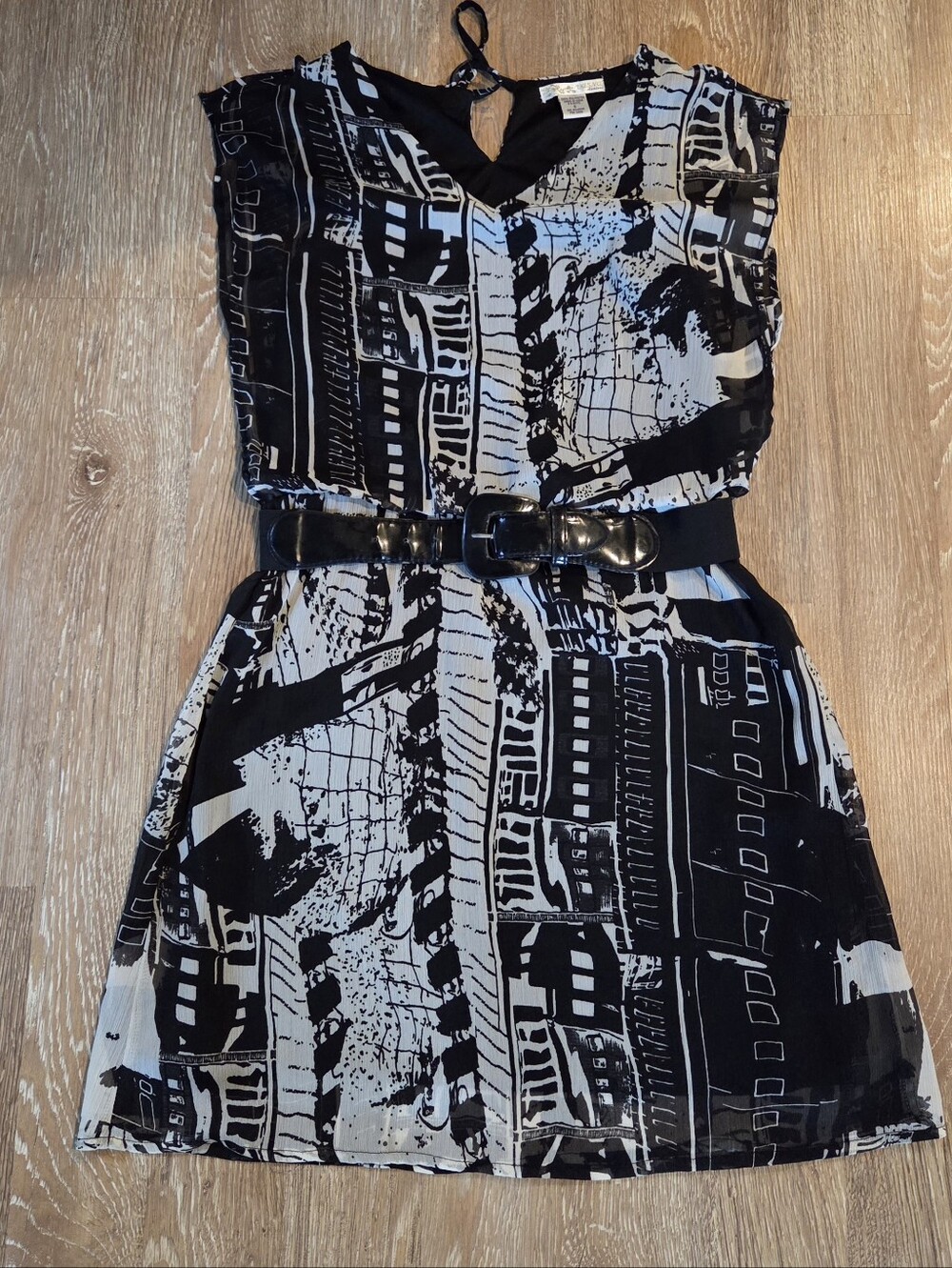 Black & White Abstract Print Mini Dress with Belt